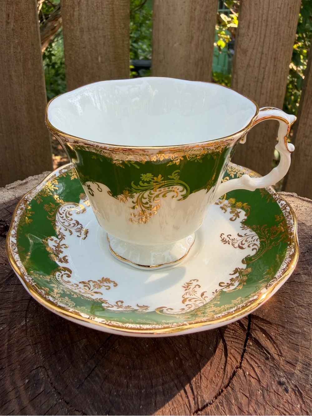 Royal Albert Bone China Cup & Saucer – Emerald & Gold Scrollwork - Picture 5 of 9